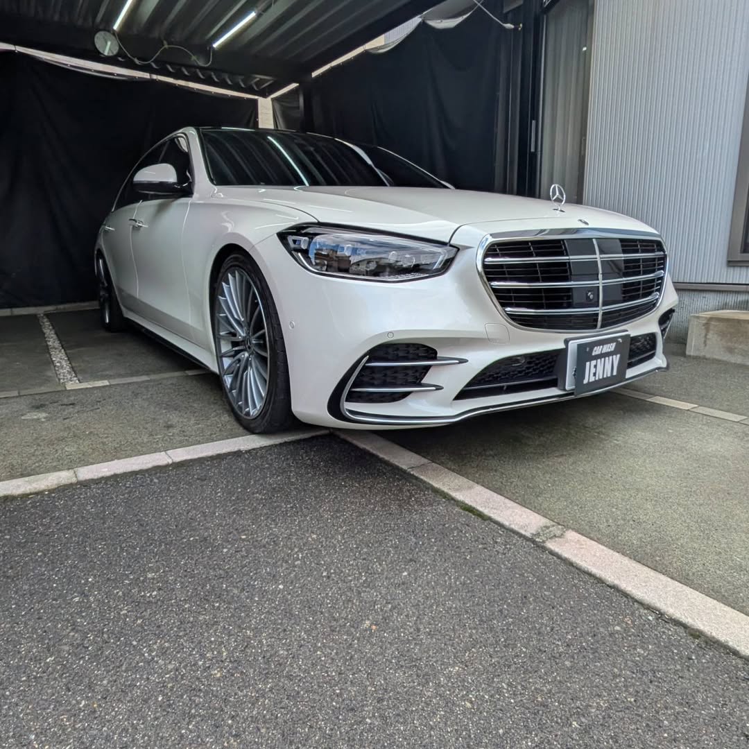定期洗車を終えたMercedes-Benz S500 斜め前から